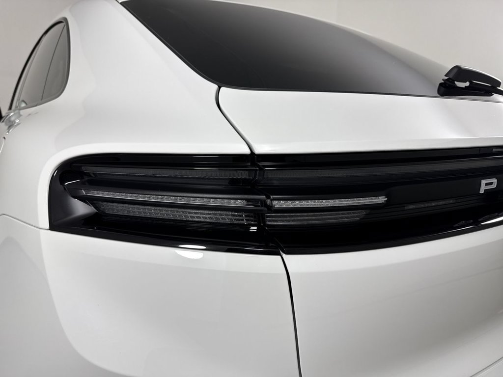 Certified 2025 Porsche Macan 4 Electric AWD/4WD image 17