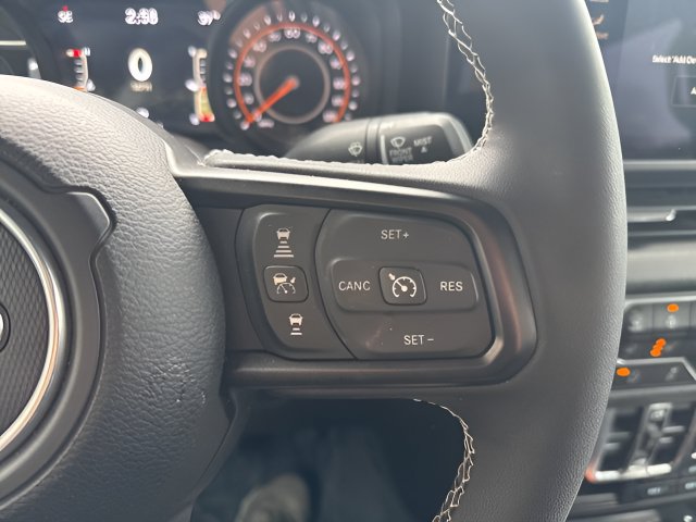 Used 2025 Jeep Wrangler Unlimited Sport AWD/4WD image 16