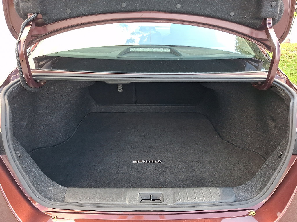 Used 2020 Nissan Sentra SV w/ Trunk Package FWD image 28