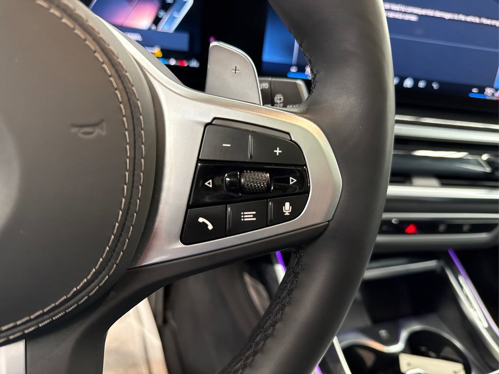 Certified 2025 BMW X7 xDrive40i w/ M Sport Package image 30