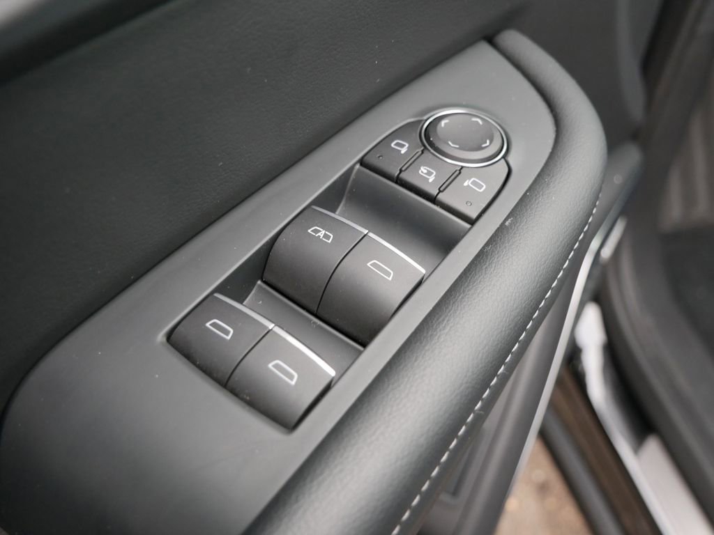 Used 2025 Buick Enclave Sport Touring image 16