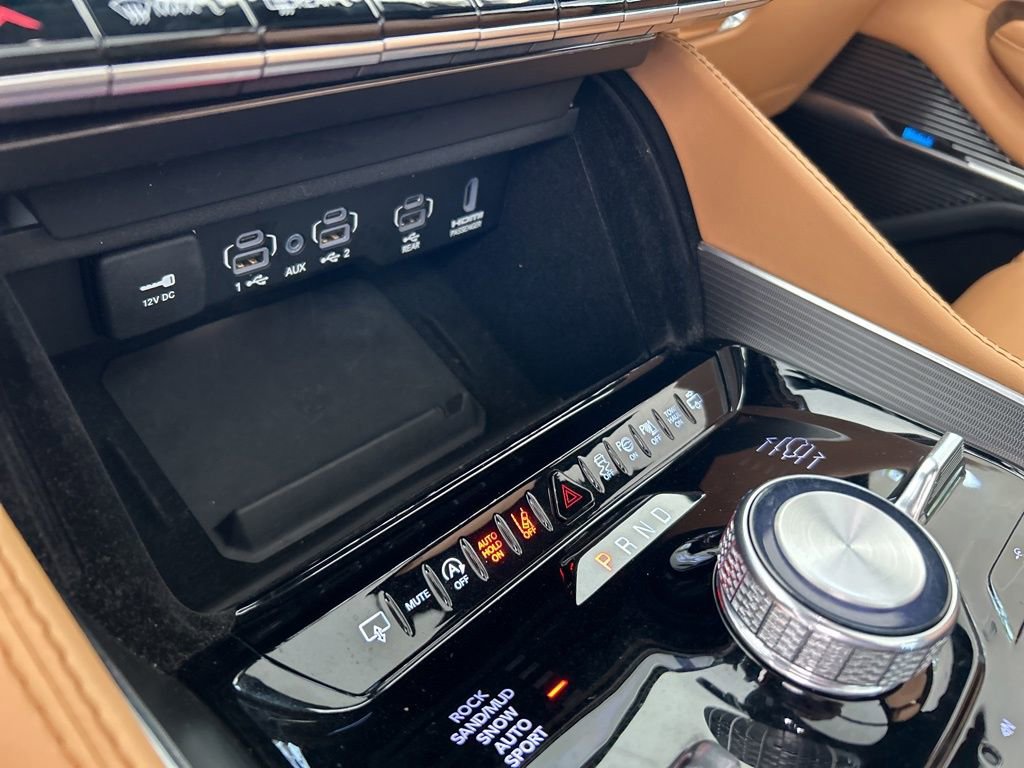 Used 2025 Jeep Grand Wagoneer L Series III w/ Rear Seat Video Group 1 image 74