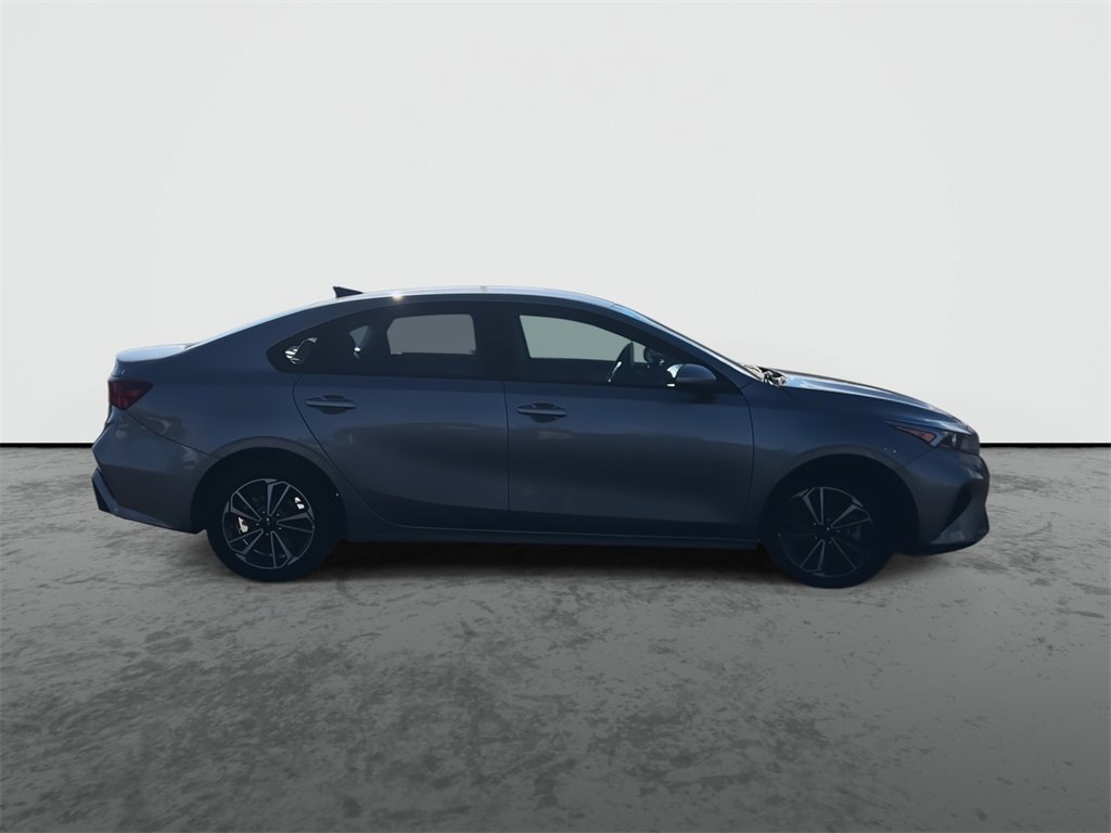 Used 2023 Kia Forte LXS image 9