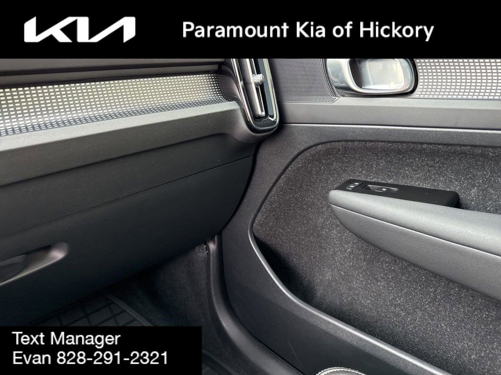 Used 2021 Volvo XC40 T5 R-Design w/ Advanced Package image 29