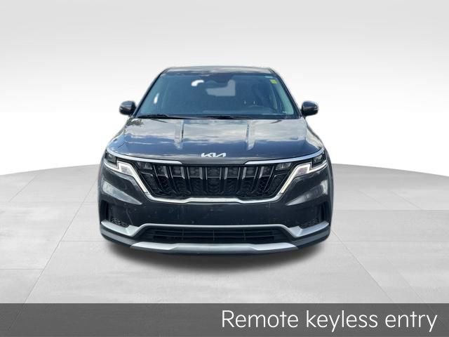 Certified 2024 Kia Carnival LX image 3