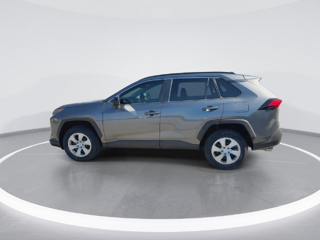 Used 2021 Toyota RAV4 LE FWD image 5