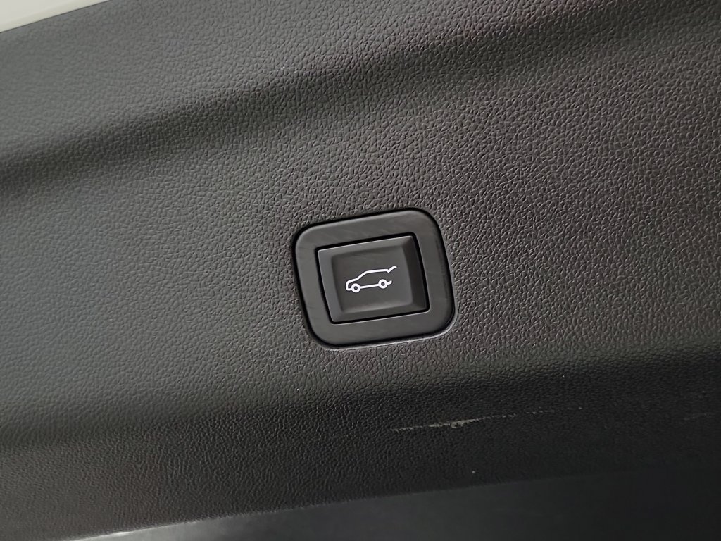 Used 2024 Cadillac Escalade ESV Premium Luxury RWD image 8
