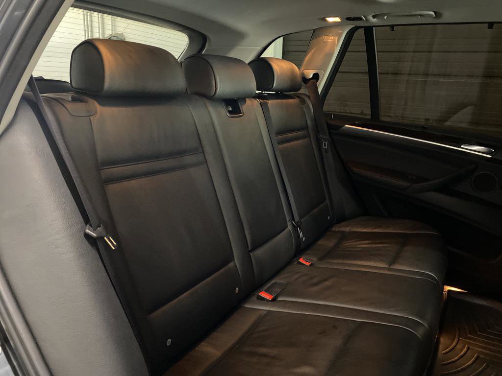 Used 2011 BMW X5 xDrive35d image 28