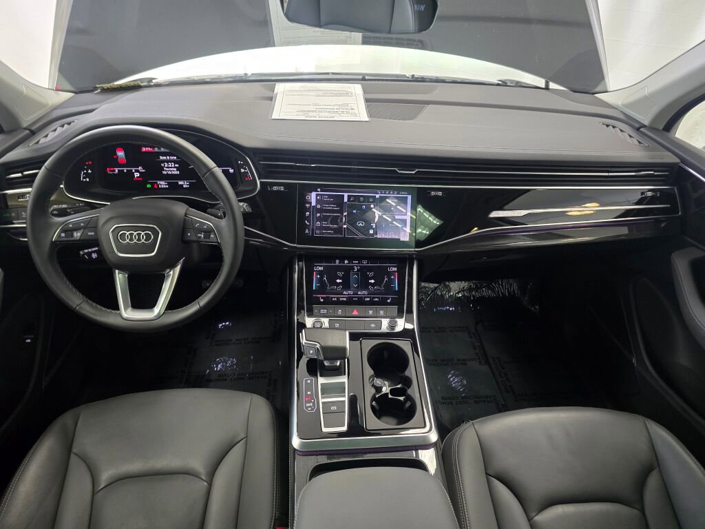 Certified 2025 Audi Q7 3.0T Premium Plus image 17