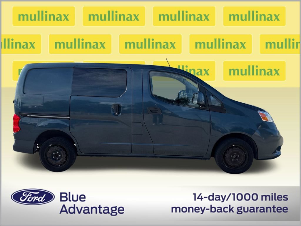 Used 2017 Nissan NV200 SV w/ Technology Package FWD image 2