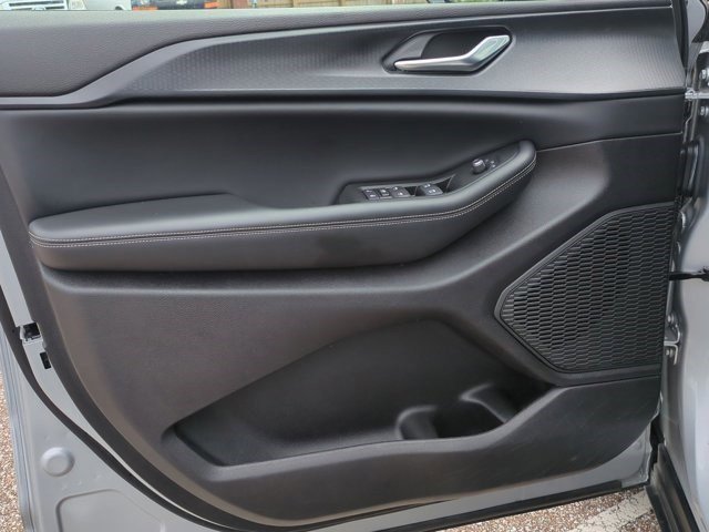 Used 2024 Jeep Grand Cherokee Altitude image 22