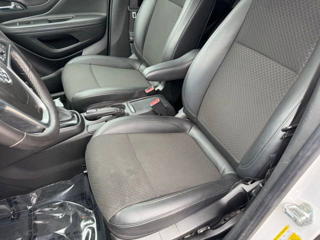 Certified 2021 Buick Encore Preferred AWD/4WD image 5
