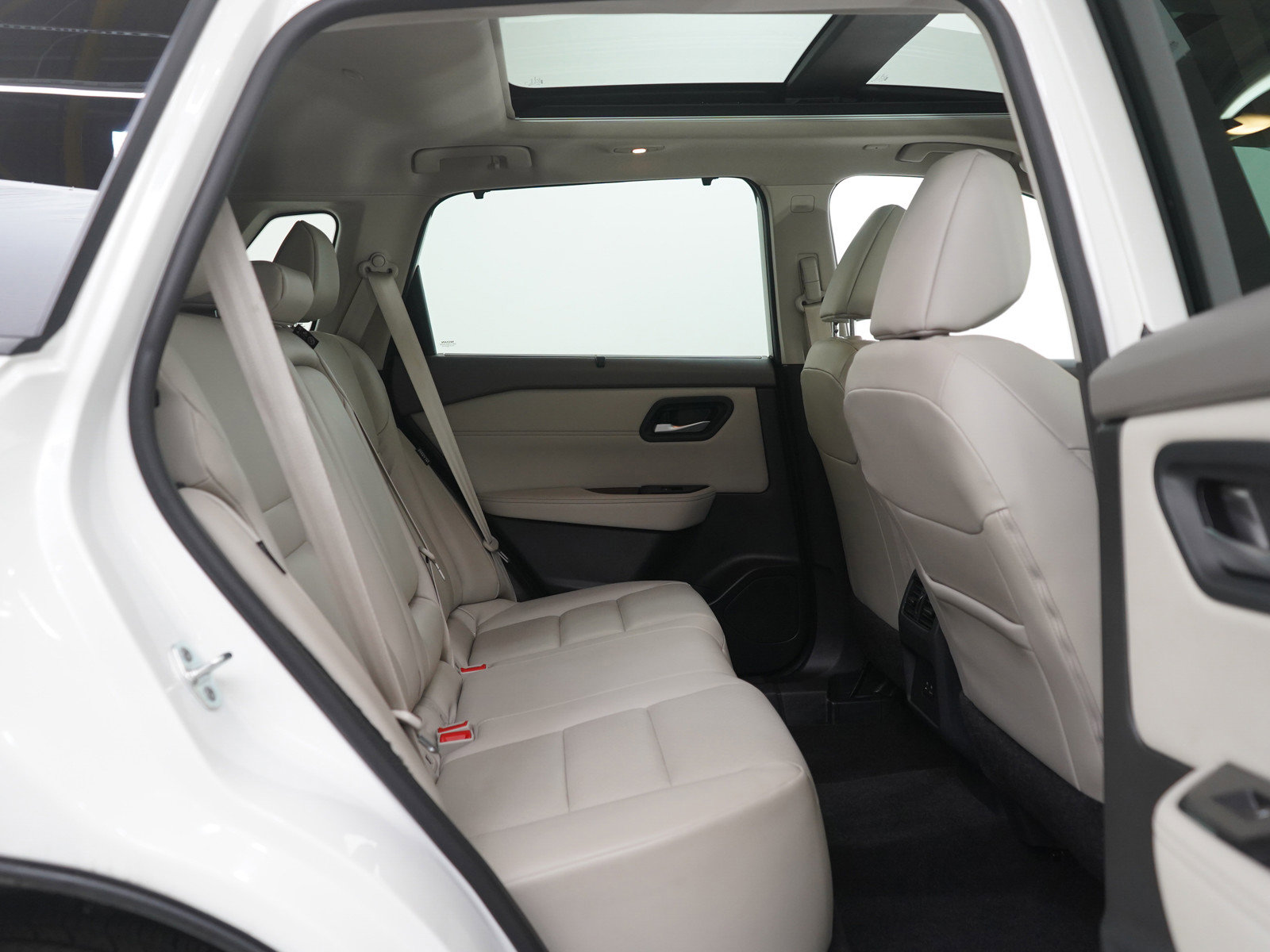 Used 2023 Nissan Rogue SV w/ SV Premium Package AWD/4WD image 12