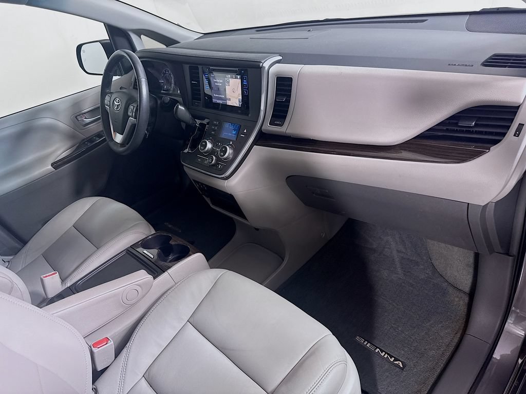 Used 2017 Toyota Sienna XLE w/ XLE Navigation Package FWD image 29