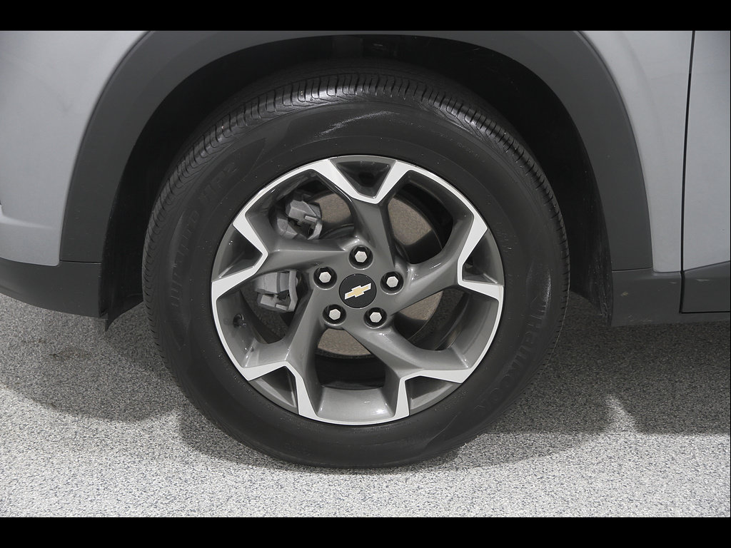 Used 2025 Chevrolet Trax LT w/ LT Convenience Package FWD image 20