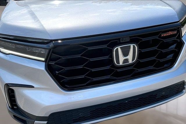 Certified 2025 Honda Pilot TrailSport image 28