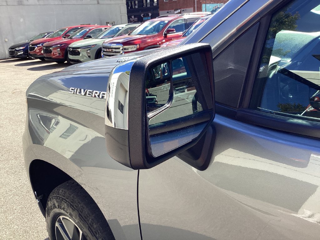 Used 2024 Chevrolet Silverado 1500 LT AWD/4WD image 26