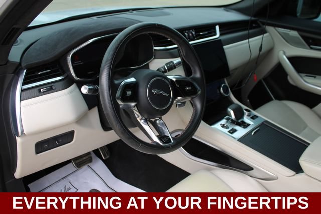 Used 2022 Jaguar F-PACE SVR AWD/4WD image 2