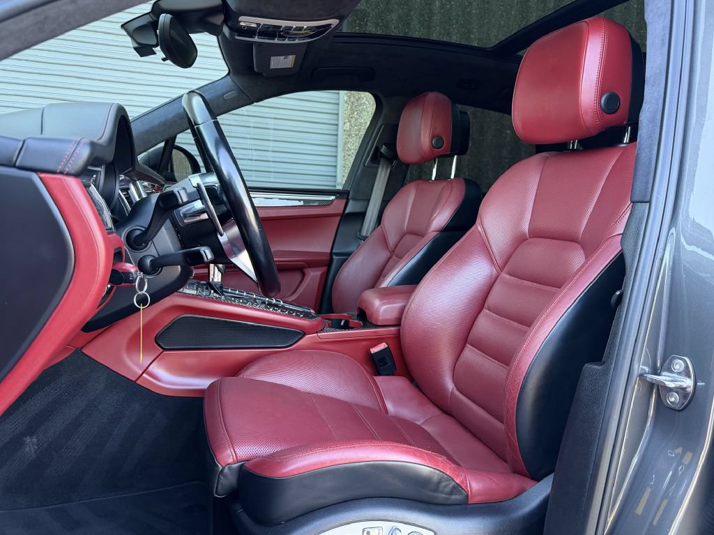 Used 2018 Porsche Macan Turbo AWD/4WD image 9