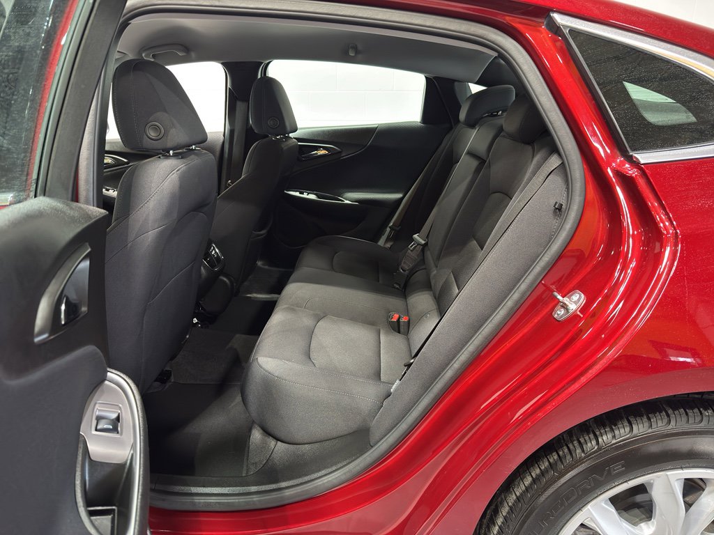 Used 2025 Chevrolet Malibu LT image 11