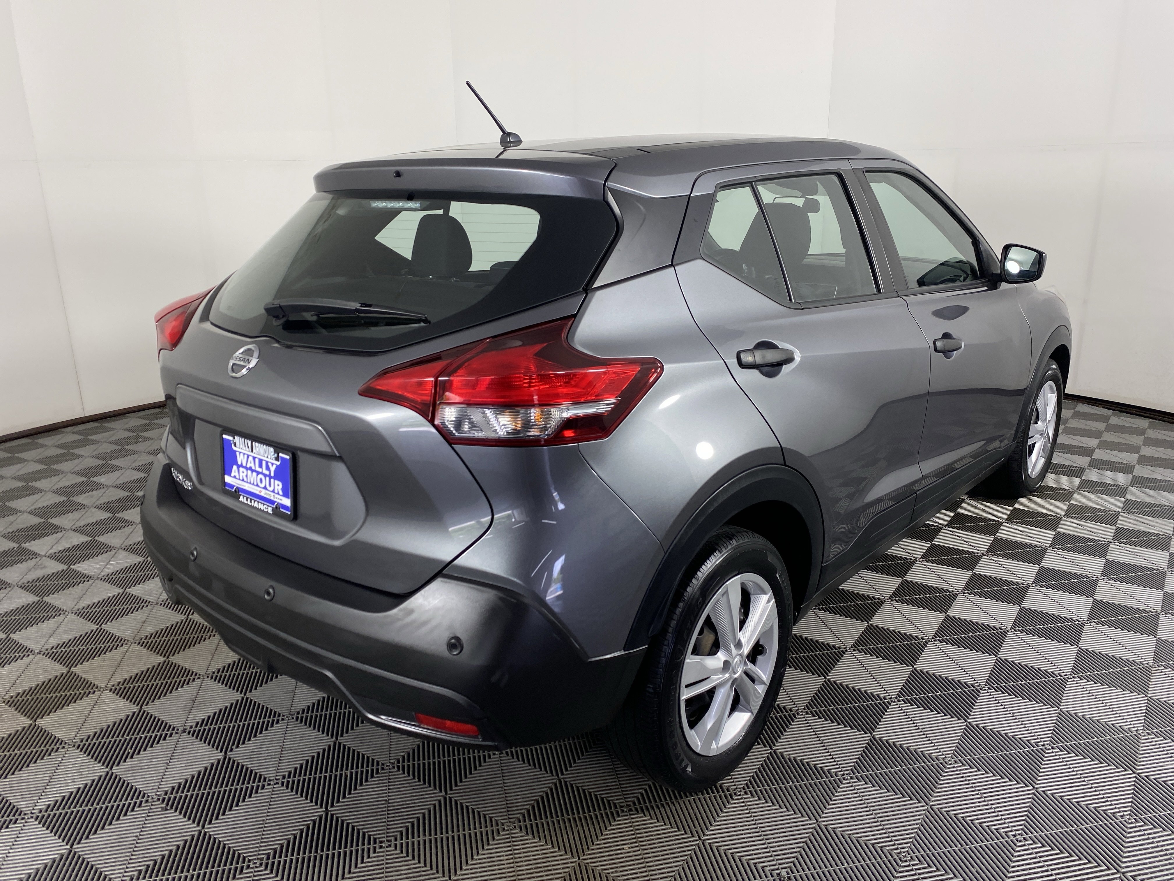 Used 2020 Nissan Kicks S FWD image 6