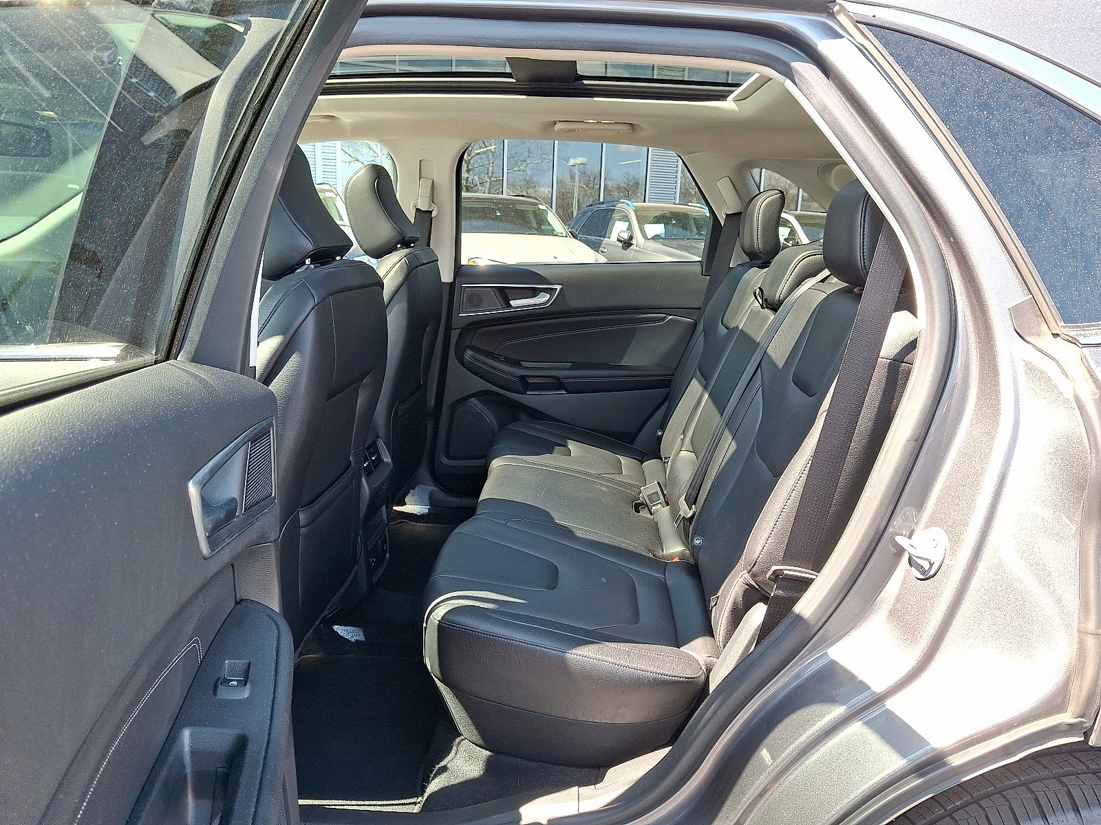 Used 2022 Ford Edge Titanium w/ Equipment Group 301A image 10