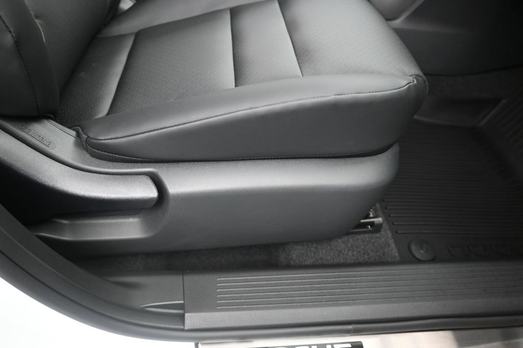 New 2026 Nissan Rogue Dark Armor FWD image 13