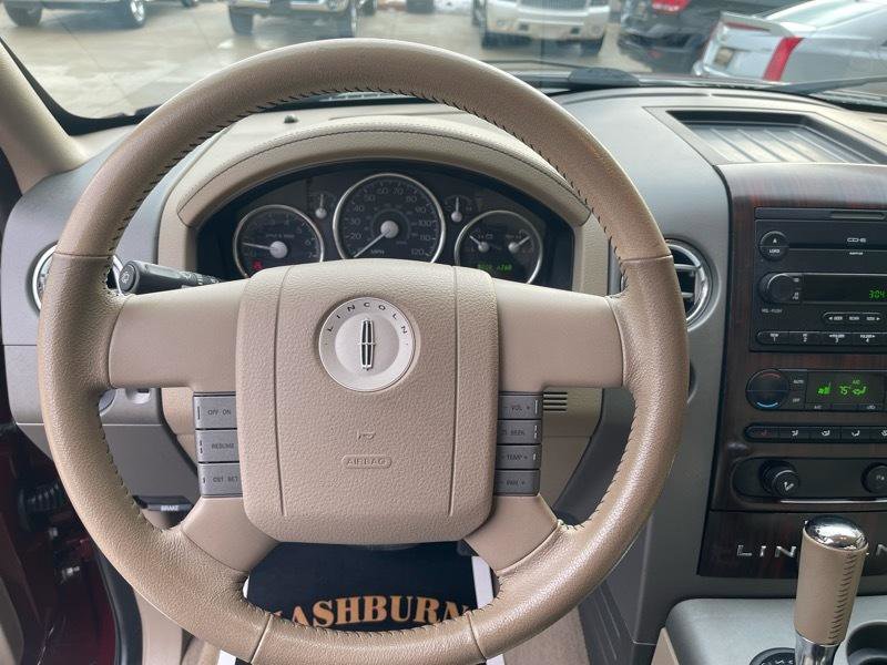 Used 2006 Lincoln Mark LT 4x4 image 33