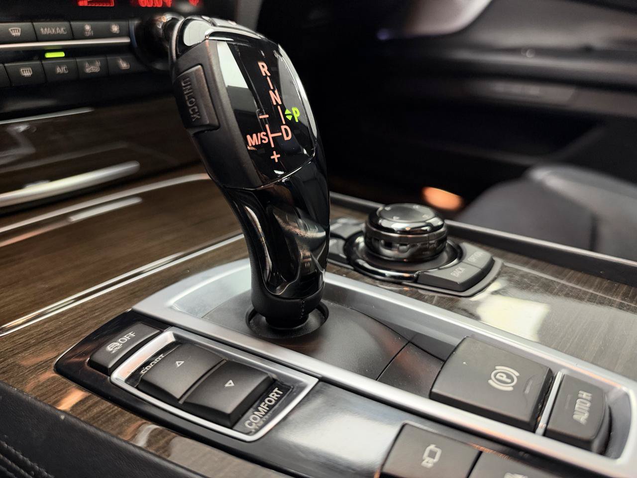 Used 2013 BMW 750Li RWD image 24