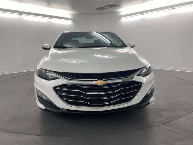 Used 2025 Chevrolet Malibu LT image 2