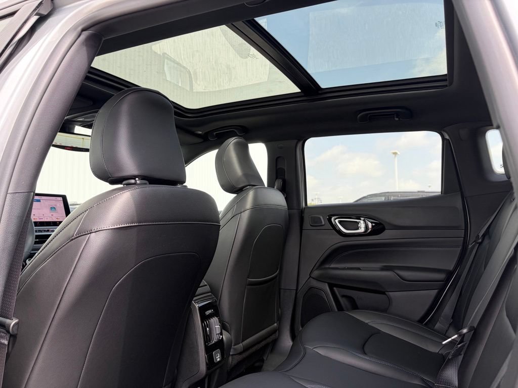 New 2026 Jeep Compass Limited w/ Sun, Sound & Navigation Group AWD/4WD image 18
