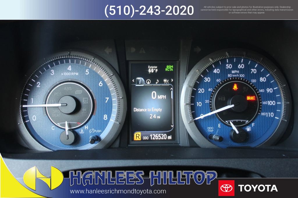 Used 2018 Toyota Sienna XLE Premium w/ Carpet Mat Package FWD image 34