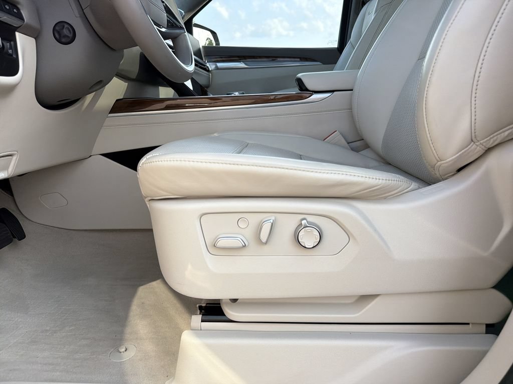 Used 2025 Cadillac Escalade Sport Platinum AWD/4WD image 22