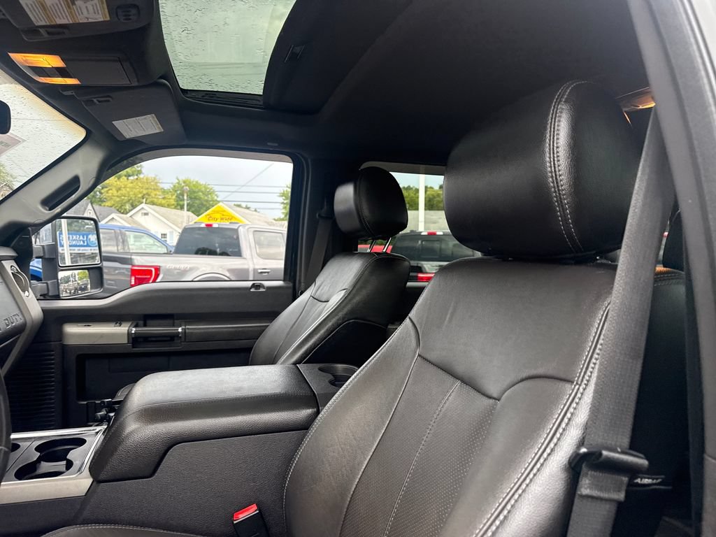 Used 2016 Ford F250 Lariat w/ Lariat Ultimate Package AWD/4WD image 26
