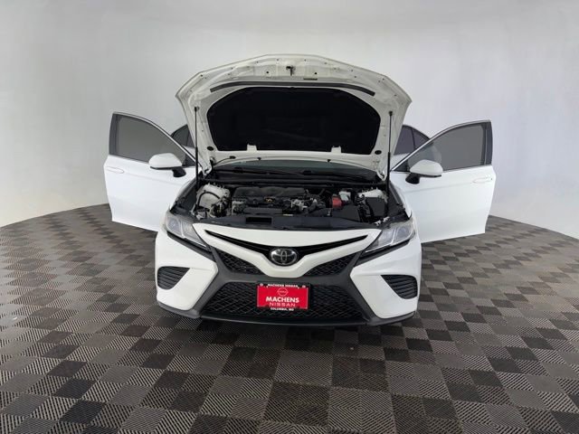 Used 2020 Toyota Camry SE FWD image 11
