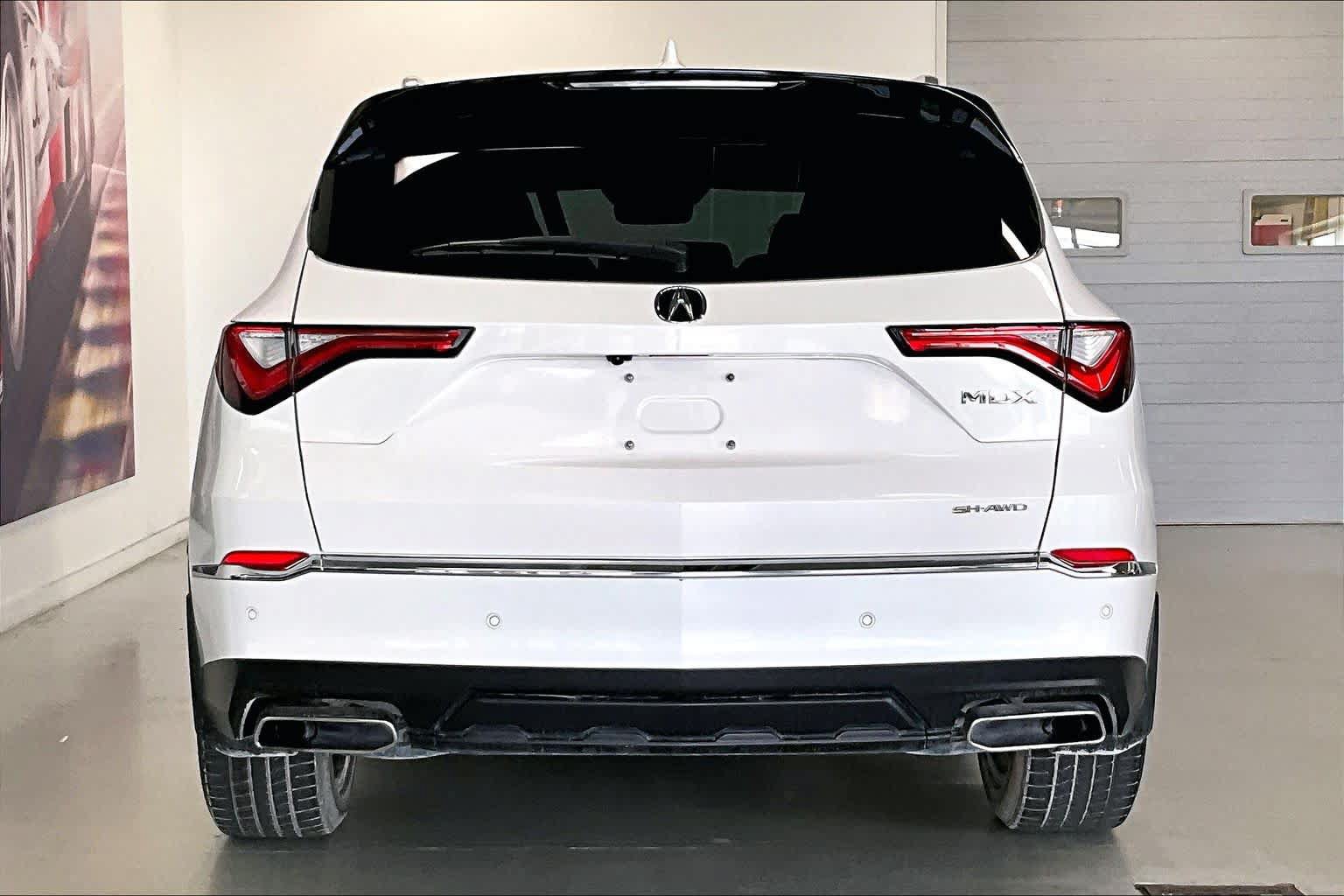Used 2023 Acura MDX SH-AWD w/ Advance Package image 5