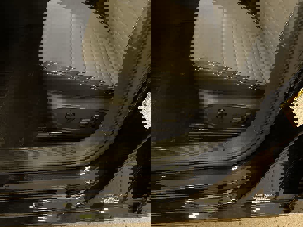 Used 2025 Volkswagen Jetta SE FWD image 23