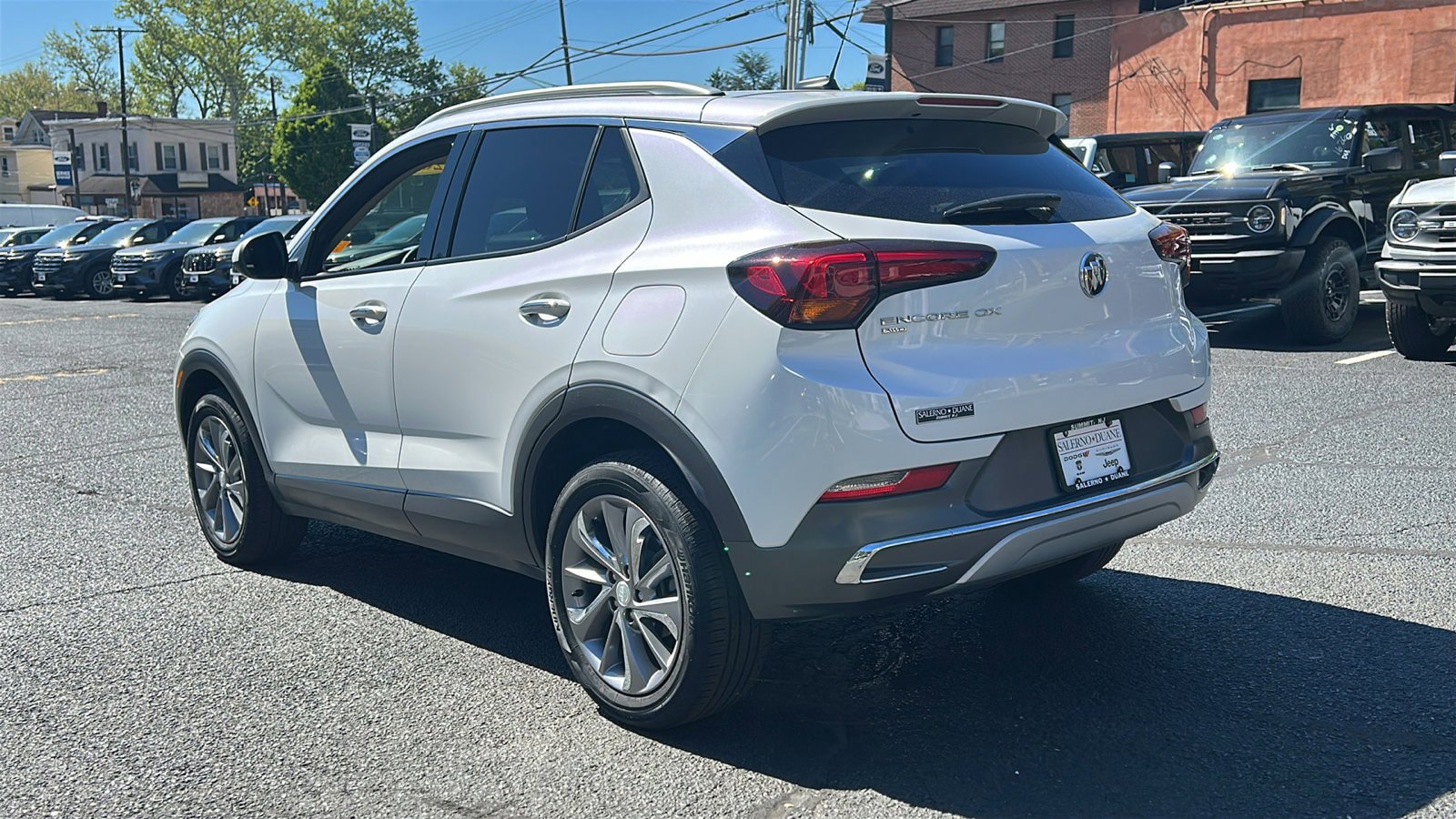Used 2023 Buick Encore GX Essence w/ Experience Buick Package AWD/4WD image 3