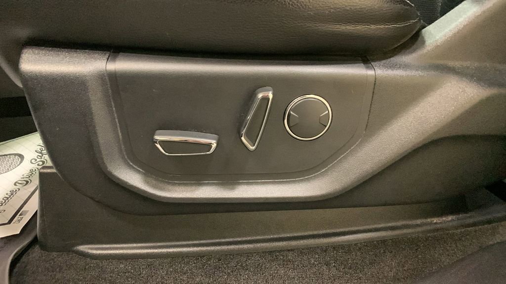 Used 2018 Ford F150 Lariat w/ Equipment Group 502A Luxury AWD/4WD image 33