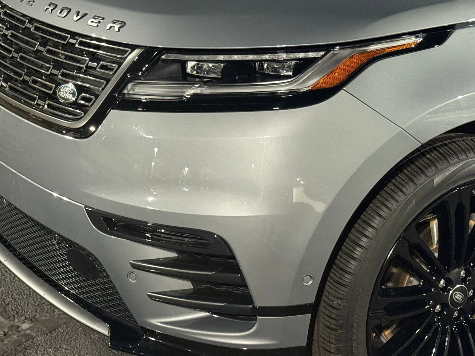 New 2026 Land Rover Range Rover Velar Dynamic SE image 9