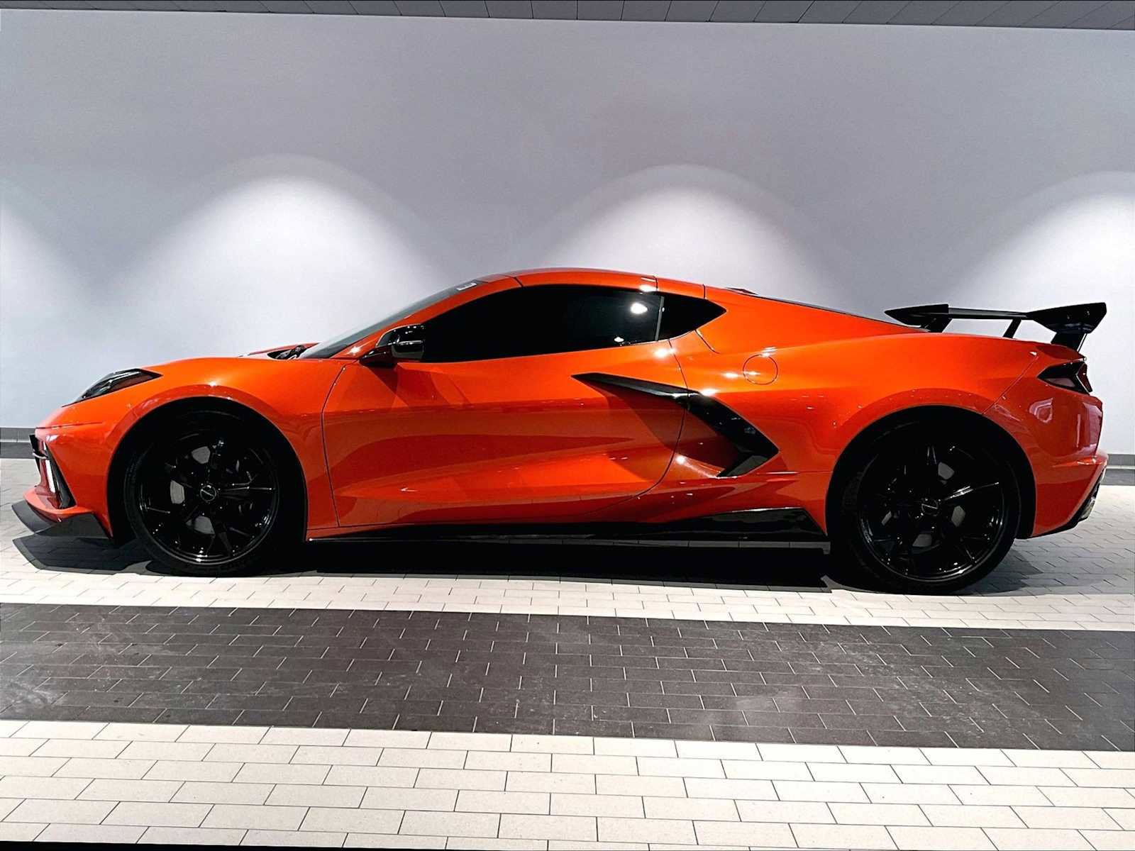 Used 2020 Chevrolet Corvette Stingray Preferred Cpe w/ 2LT Preferred Equipment Group image 2