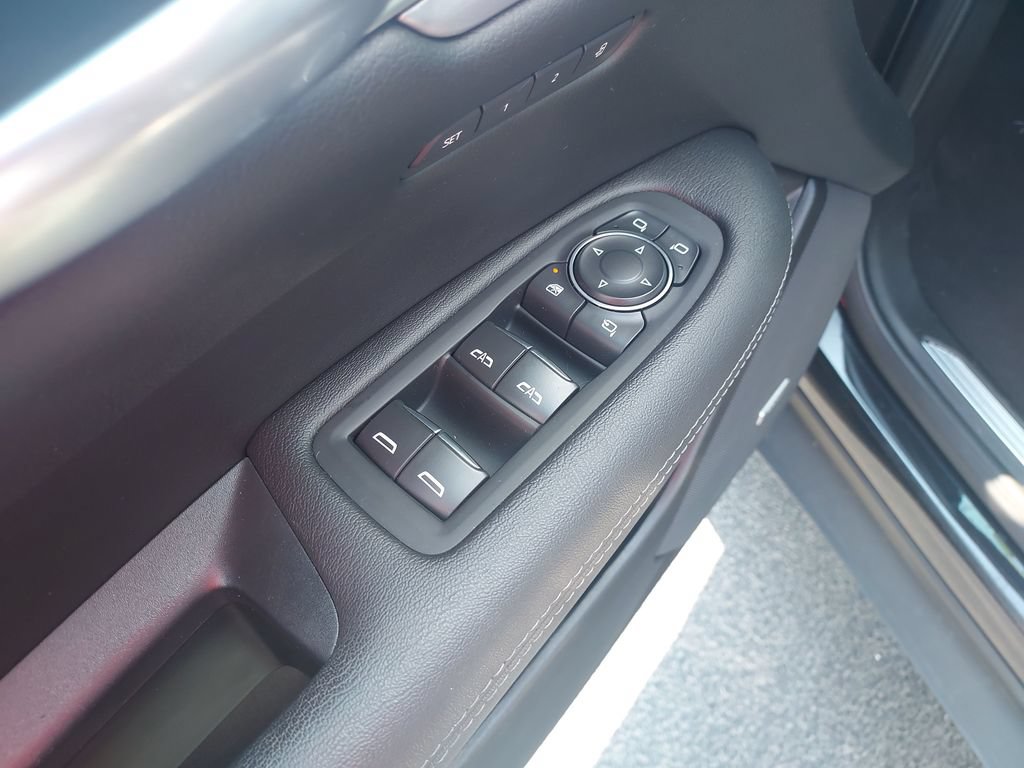 Used 2024 Cadillac XT5 Sportv w/ LPO, Floor Liner Package AWD/4WD image 11