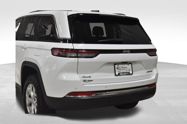 Used 2023 Jeep Grand Cherokee Limited AWD/4WD image 40