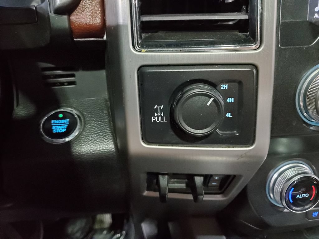 Used 2019 Ford F250 Platinum w/ Platinum Ultimate Package AWD/4WD image 38