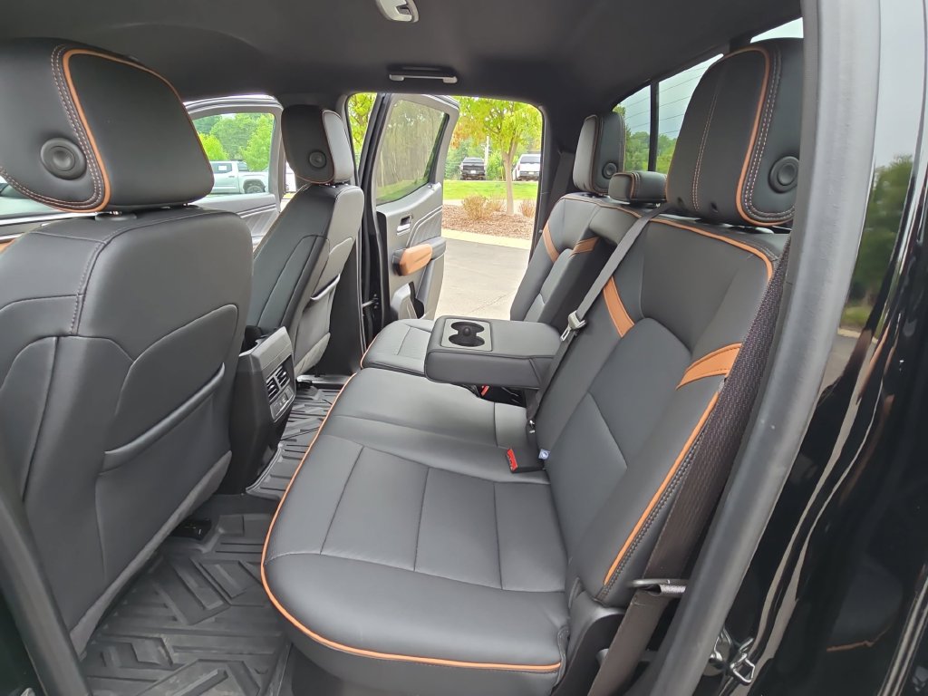 Used 2024 GMC Canyon AT4 w/ AT4 Premium Package AWD/4WD image 16