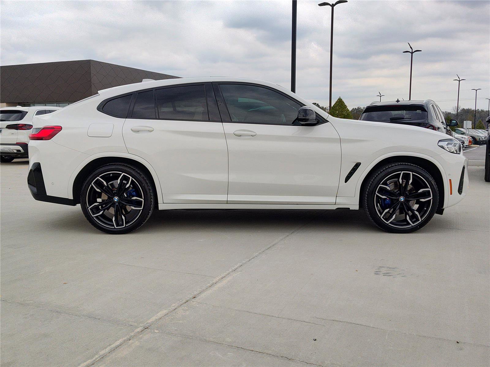 Certified 2024 BMW X4 M40i w/ Premium Package AWD/4WD image 10