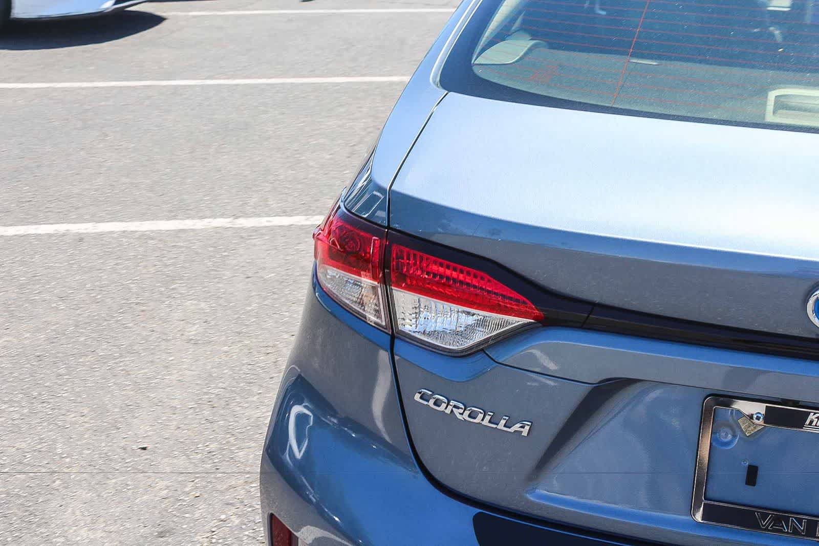 Used 2023 Toyota Corolla LE w/ Carpet Mat Package (TMS) FWD image 8