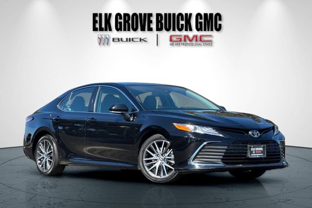 Used 2024 Toyota Camry XLE FWD image 2