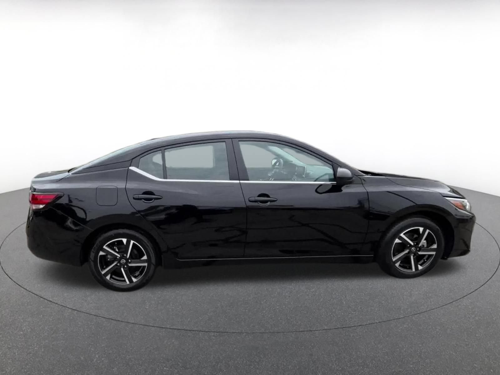 Used 2025 Nissan Sentra SV FWD image 14