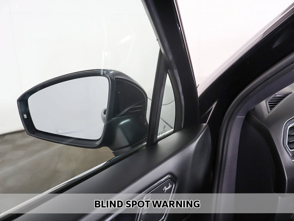 Used 2023 Volkswagen Tiguan SEL R-Line AWD/4WD image 6